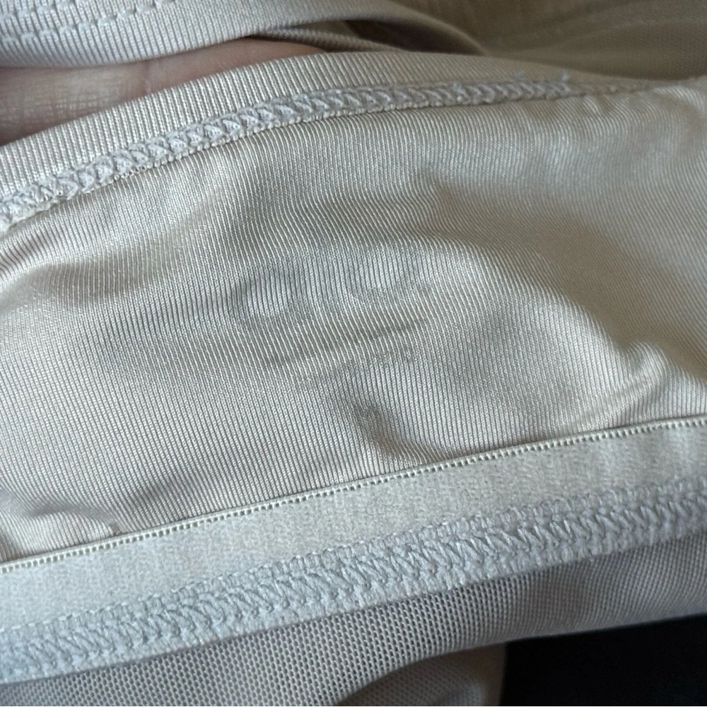 alo yoga aria bra - Picture 6 of 9